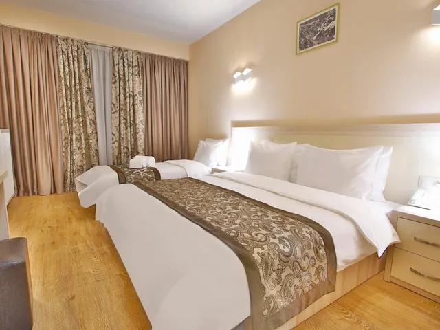 غرفة قياسية ثلاثية بثلاثة أسرّة، Gudauri Inn 2/3