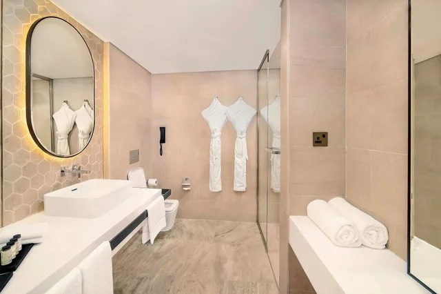 Classic, King Bed, Resort View, Balcony، Sheraton Abu Dhabi Hotel & Resort 5/5