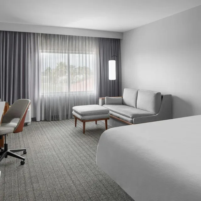 غرفة كبيرة بسرير كينج، Courtyard By Marriott Tampa Oldsmar 4/6