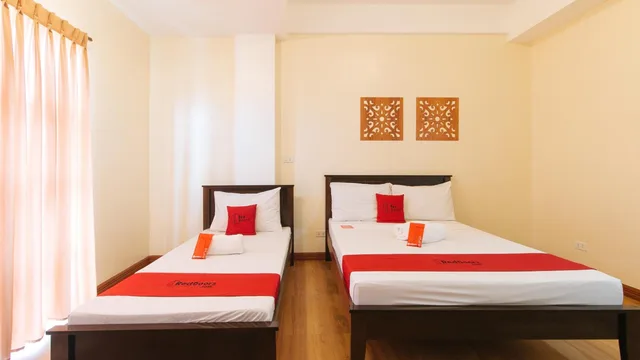 غرفة ثلاثية، RedDoorz Plus near Johnson and Johnson Paranaque 9/10