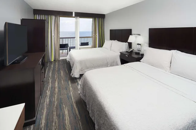 غرفة بسريرين كوين، Hampton Inn Daytona Beach Beachfront 1/2