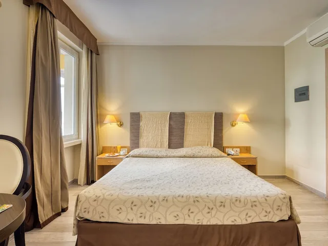 غرفة سوبيريور بسريرين منفصلين، Hotel Cristina 3/10