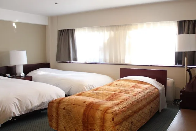 غرفة قياسية ثلاثية بثلاثة أسرّة للمدخنين، OITA CENTURY HOTEL 1/1