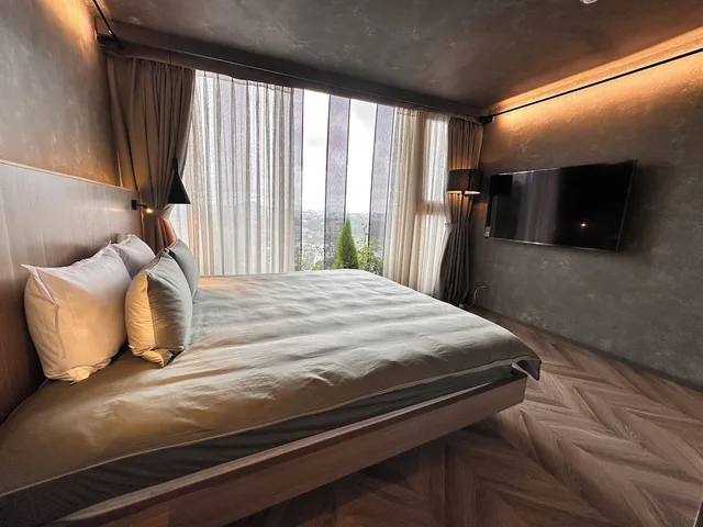 بنتهاوس عائلي بسريرين كوين، Colline Dalat 7/10
