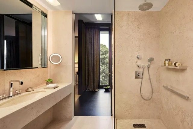 Guest Room, Premium, King Bed, Bulgari Hotel Milano 5/6