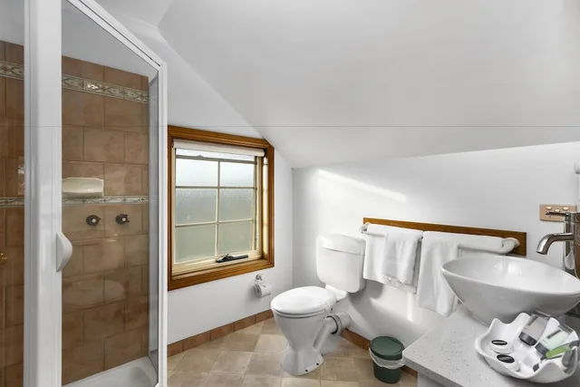 Spa, Suite, Queen Bed، Swansea Cottages & Motel Suites 6/10