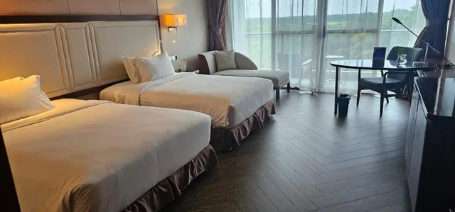غرفة سوبيريور بسريرين منفصلين، Forest City Golf Hotel 2/7