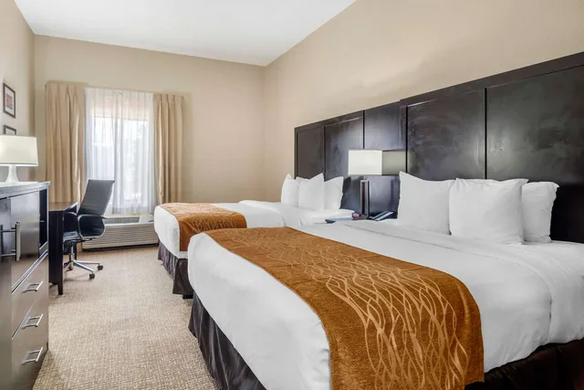 غرفة بسريرين كوين، Comfort Inn & Suites Atlanta/Smyrna 1/4