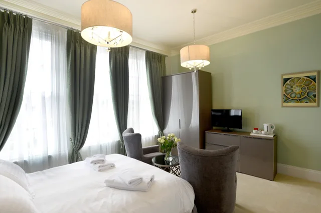جناح سيغنتشر بسرير كينج بإطلالة على البحر، The Devon Court 1/9