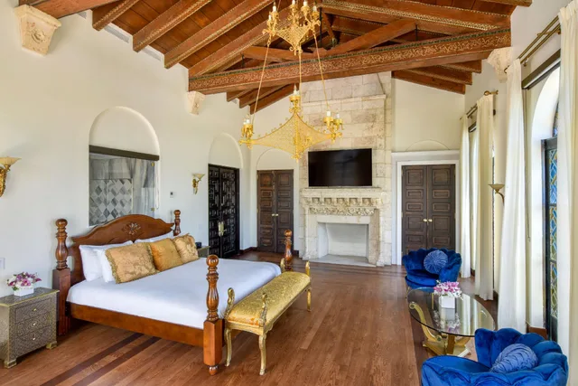 جناح ملكي، THE VILLA CASA CASUARINA 1/1