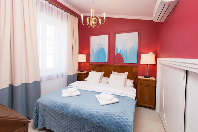 شقة بسرير مزدوج بغرفة نوم واحدة مع أريكة، Antique Apartments Old Town 1/2