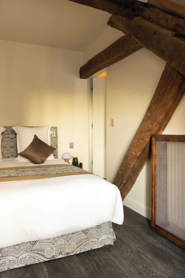 جناح عائلي بسريرين كوين، Hôtel du Palais Bourbon 3/6