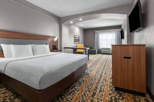 غرفة تنفيذية بسرير كينج، La Quinta Inn Suites Belton Temple South 2/2