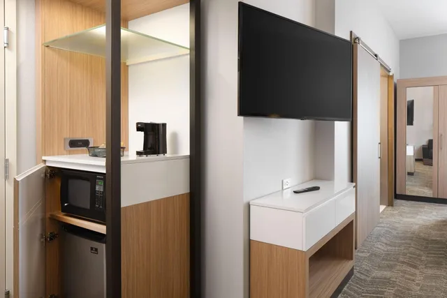 جناح بسرير كينج مع أريكة، SpringHill Suites Jacksonville Baymeadows 4/6