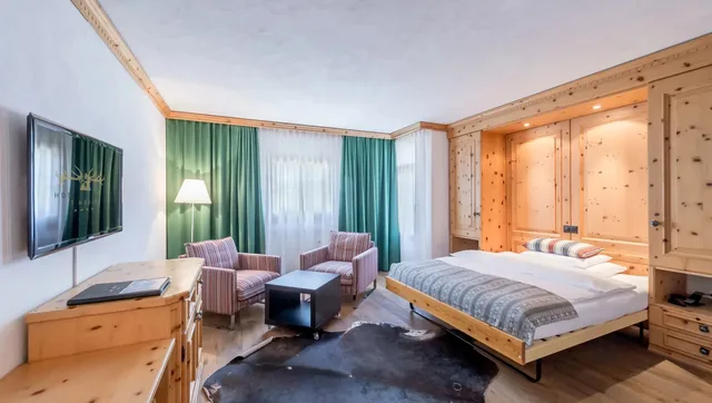 Palace، Hotel Cervus 2/2