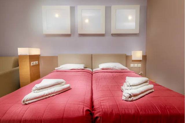 Twin Room Main Building Swim Up Pool View، Sovereign Beach Hotel 1/1