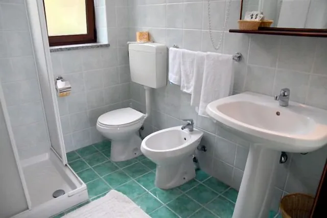 غرفة قياسية بسرير مزدوج بإطلالة على البحر، Albergo Villa Diana 1/1