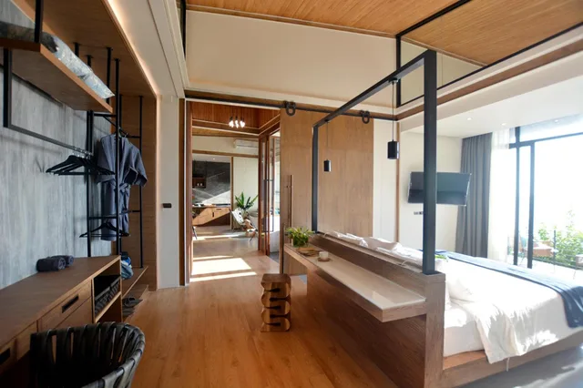 جناح، The Cabin Beach Resort 1/1