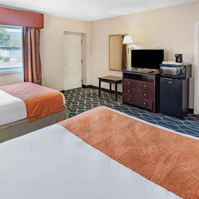 غرفة بسريرين كوين، Howard Johnson by Wyndham Lenox 5/7