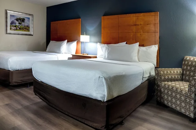 غرفة بسريرين كوين لذوي الإعاقة، American Inn and Suites Ferndale 1/2