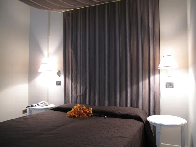 Classic, Double Bed, Sofa, Middle Bed، Hotel Gran Paradiso 2/3