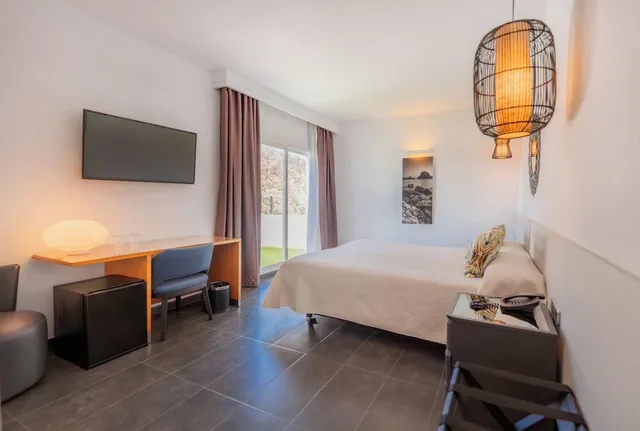 Superior, Deluxe, Double Bed, Panoramic Sea View, Palladium Hotel Cala Llonga - Adults Only 5/8