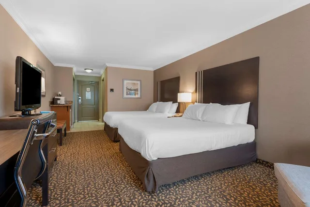 Room, 2 Queen Beds, Pet Friendly, Best Western Plus Fernie Mountain Lodge 1/4