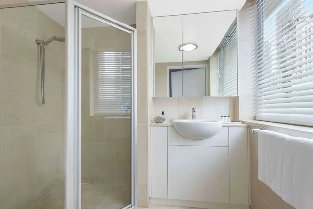 1 Bedroom, Apartment, King Bed, River View, Oaks Brisbane Casino Tower Suites 5/6