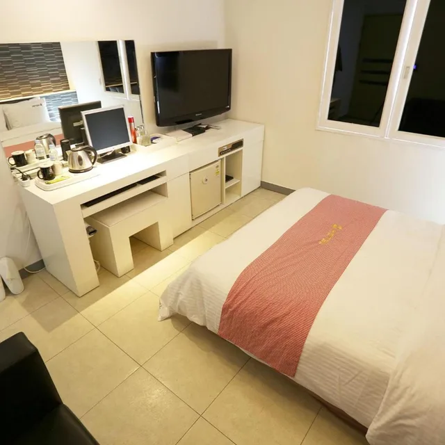 غرفة بسرير مزدوج، Q Hotel 2/10