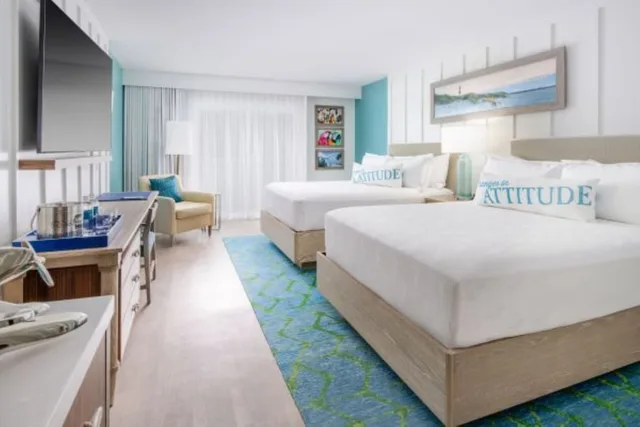غرفة بريميوم بسريرين كوين، Margaritaville Resort Cape Cod 2/3