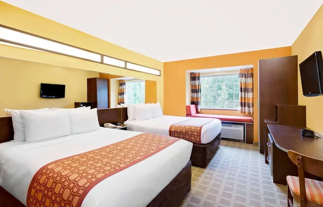 غرفة قياسية بسريرين كوين، Microtel Inn & Suites by Wyndham Princeton 5/9