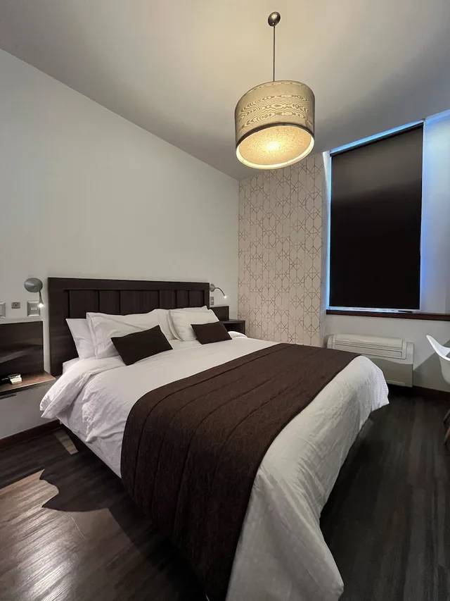 Standard, King Bed, Su Merced Hotel Boutique 3/4