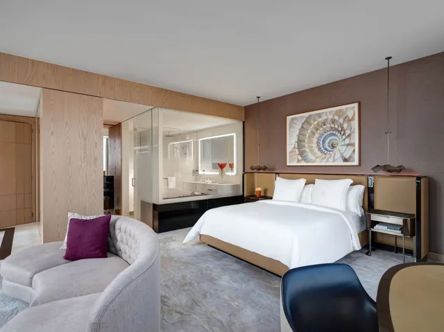 جناح ركني بسرير كينج، Four Seasons Hotel Dubai International Financial Centre 1/4