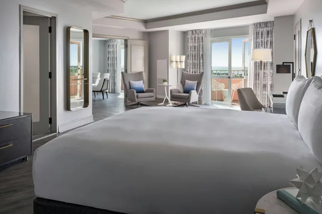 1 Bedroom, Suite, King Bed, Tower View، The Vinoy Resort & Golf Club Autograph Collection 5/10