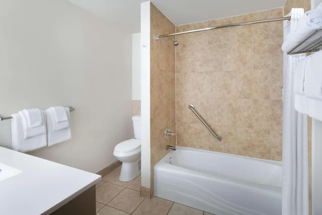 جناح بسريرين كوين، Best Western Red Hills 7/9