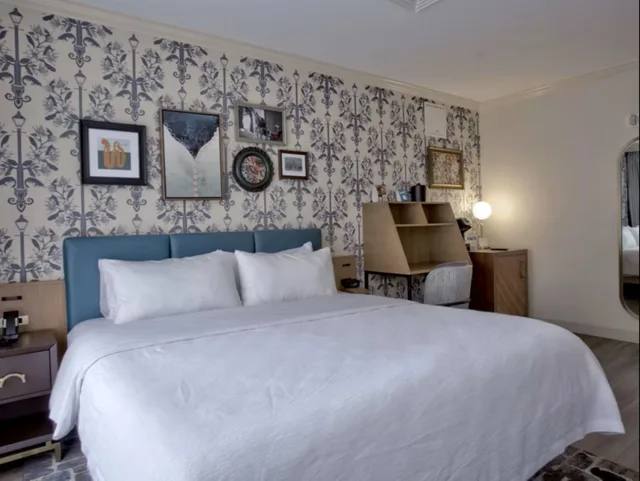 Inner, King Bed، Hotel Indigo New Orleans French Quarter 2/4