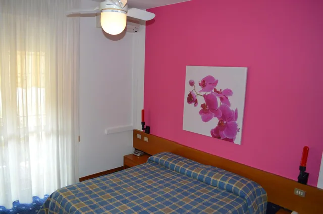 غرفة ثلاثية، AZZURRA HOTEL 2/5