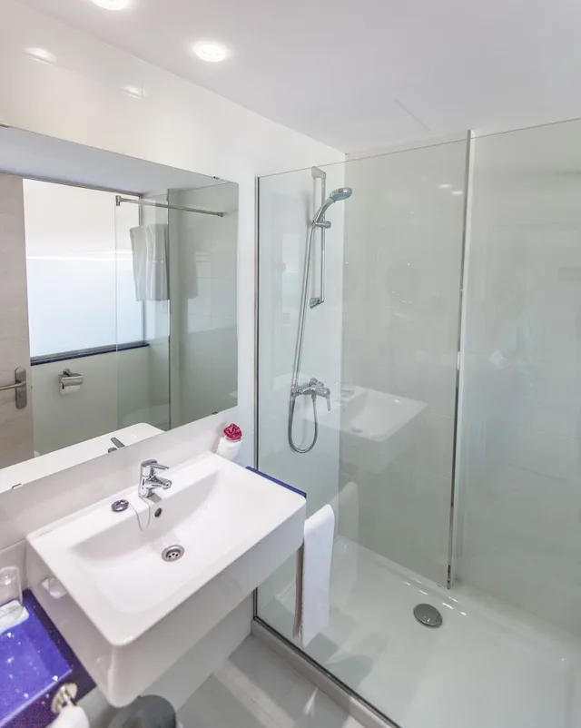 Room, Single, Double Bed, Pool View, Balcony, Globales Janeiro 3/3