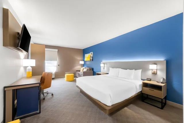 Room, King Bed, Accessible, Comfort Inn & Suites Portland Corpus Christi 1/9