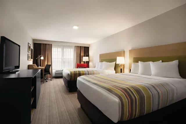 1 Bedroom, Suite, Queen Bed, Country Inn & Suites By Radisson, Bowling Green, KY 2/7