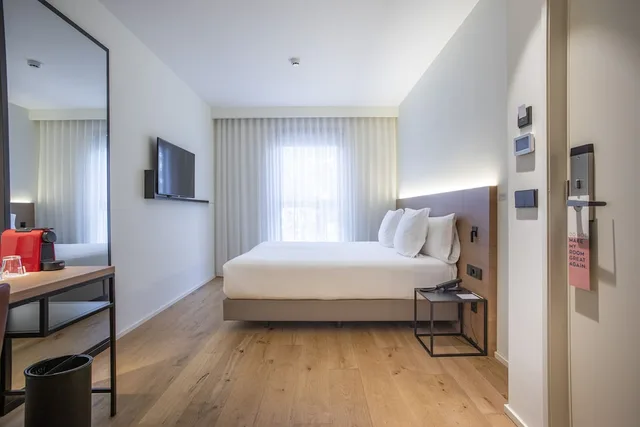 Standard, Twin Beds, Paxton Barcelona 2/3