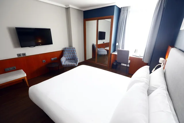 غرفة قياسية بسرير كوين، Travelodge Madrid Coslada Aeropuerto 2/5