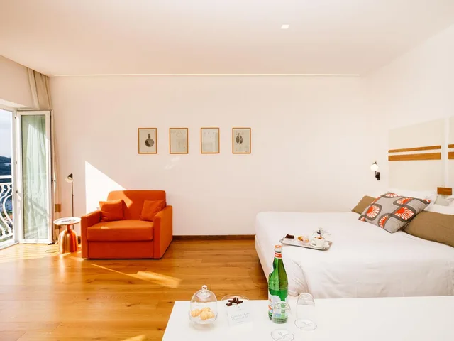 Junior Suite, Side Sea View، Villa Fiorella Art Hotel 2/2