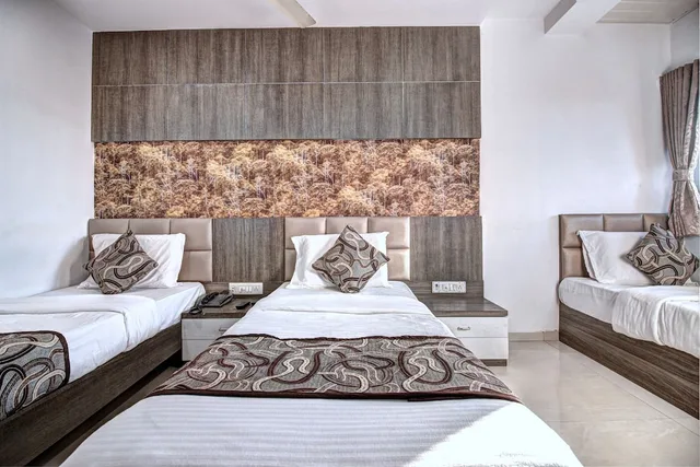 غرفة كلاسيكية ثلاثية بسرير مزدوج وسرير فردي، Hotel City View 3/3