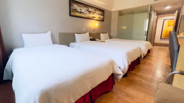 Room, Triple, 3 Beds, Delton Hotel 5/10