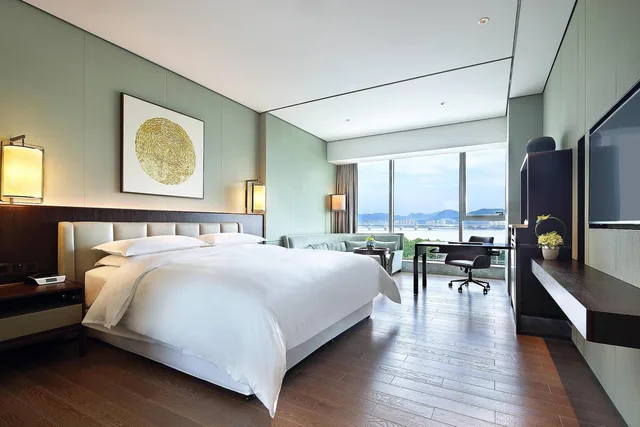 غرفة كلوب بسرير كينج، Sheraton Grand Hangzhou Binjiang Hotel 1/5