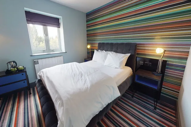 غرفة بسرير مزدوج، Village Urban Resort Coventry 2/10