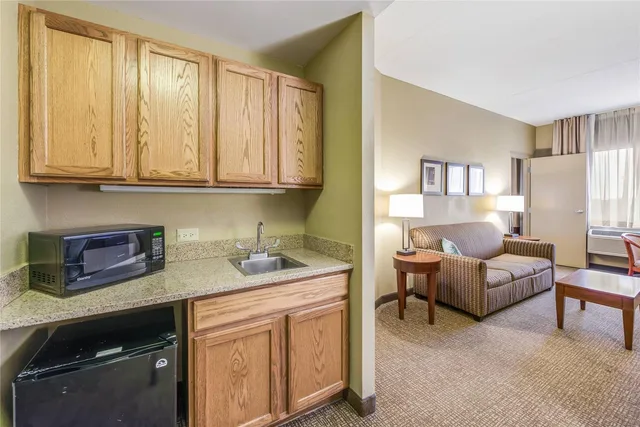 جناح بسرير كينج، Comfort Suites Chicago O'Hare Airport 4/4