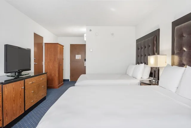 غرفة بسريرين كوين، Thousand Hills Resort Hotel 1/4