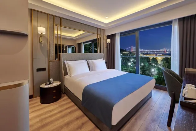 غرفة ديلوكس بسرير كينج بإطلالة على البحر، Ciragan Hotel Bosphorus Istanbul 3/4